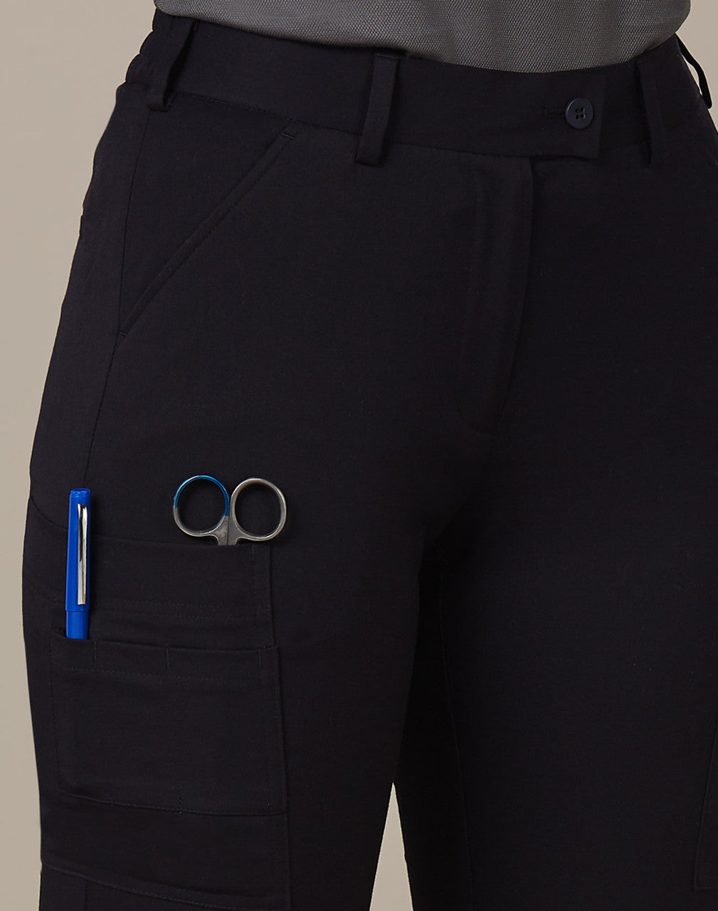 M9442 LADIES UTILITY CARGO SHORTS - M9442